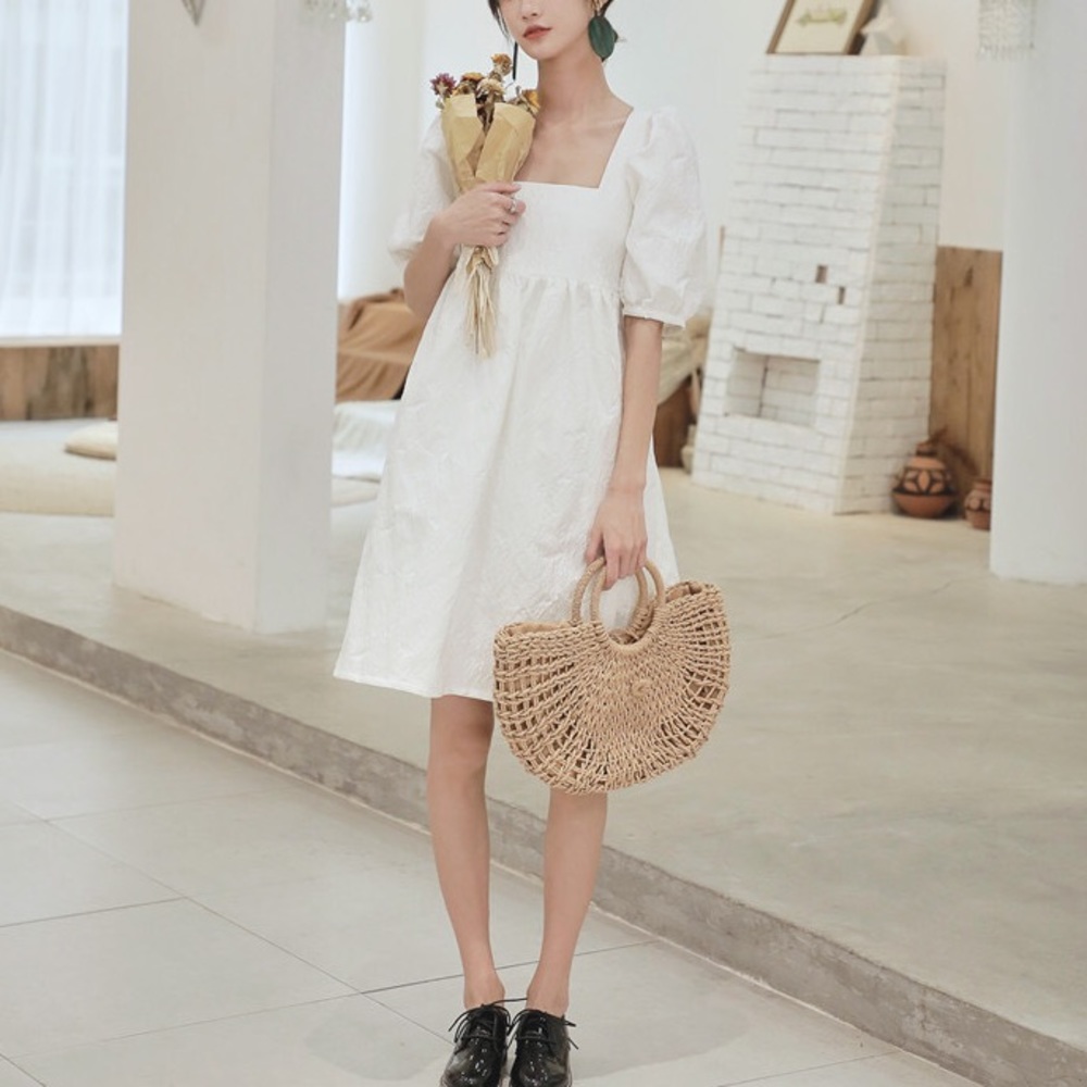 Voluminous Sleeves Squareneck Dress - Picture 2 of 12